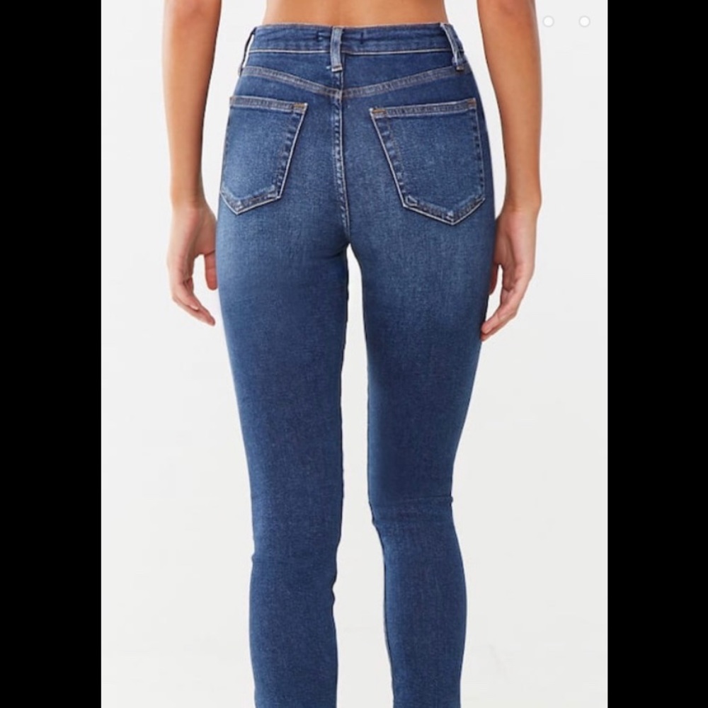 High Rise Distressed Jeans - Picture 9 of 9